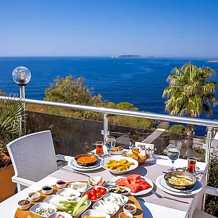 La Kumsal Kaş